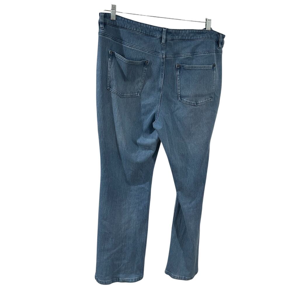 D & Co. Medium Wash Straight Leg Stretch Denims Plus Size 22W - Picture 4 of 4